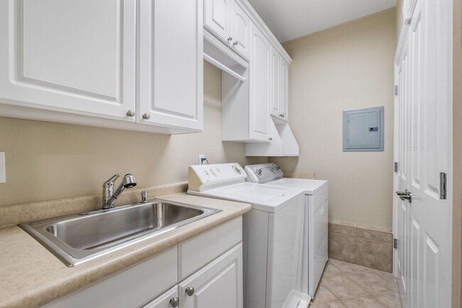 Building Photo - Princeton Hills Fully Furnished