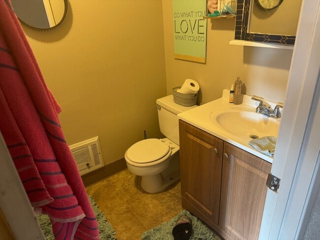 Building Photo - 1725 Sunkist Dr