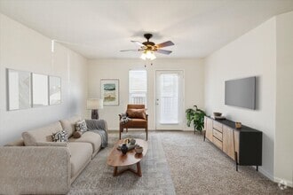 Building Photo - Legacy Village