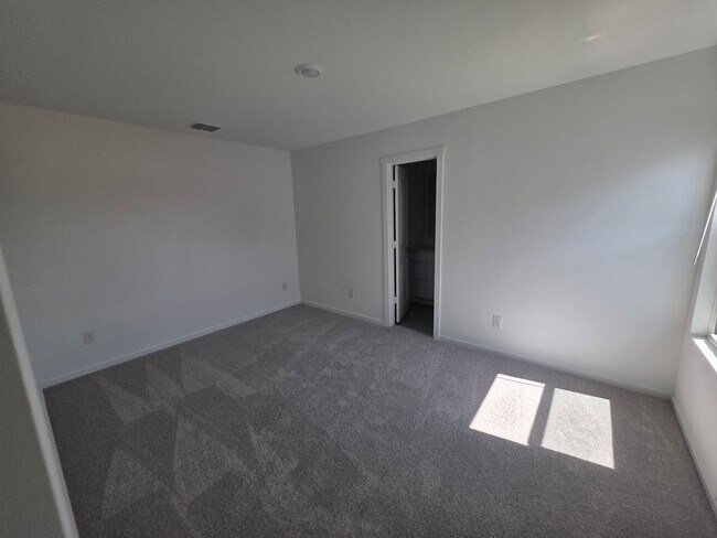 Building Photo - Stunning New Construction in Foree Ranch –...