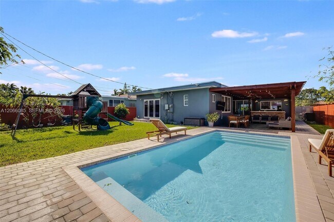 Building Photo - 7549 Buccaneer Ave