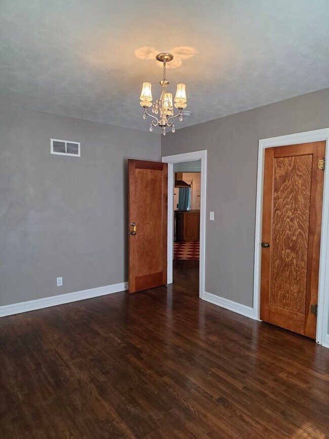 Building Photo - Great 3 bed 2 bath in the beautiful Meadow...