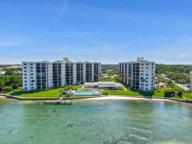 Building Photo - 19800 Sandpointe Bay Dr