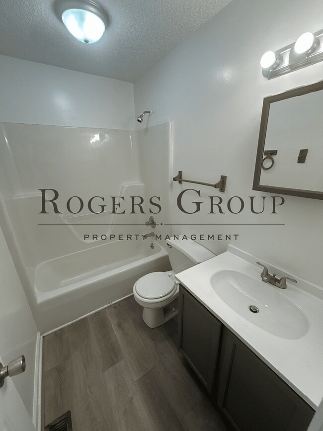 Building Photo - #450 - 611-613 Hicks Mill Rd Duplex