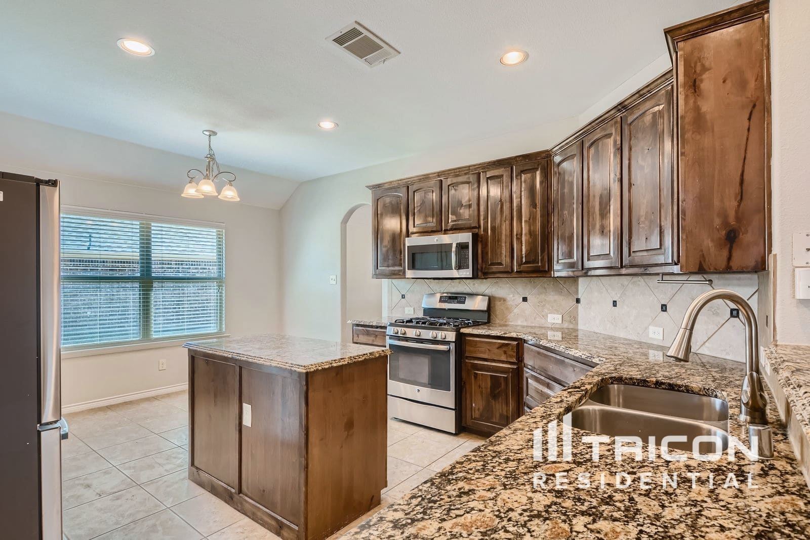 Building Photo - 1426 Rapids Ct