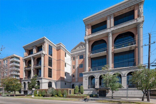 Building Photo - 1025 S Shepherd Dr