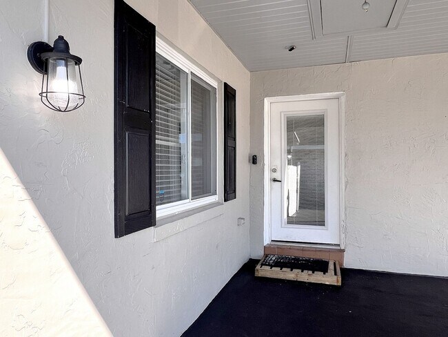 Building Photo - Two-Bedroom Home with Spa off Lake Dexter