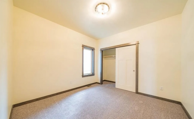 Building Photo - Beautiful condo in a great location!