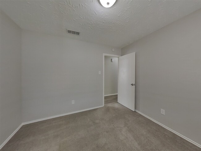 Building Photo - 15243 Bedford Glen Dr