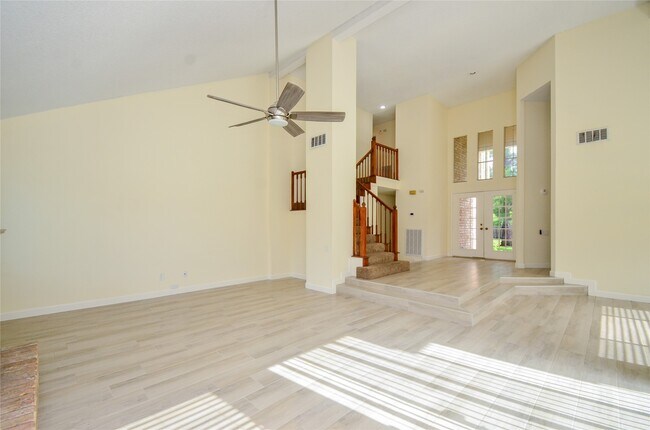 Building Photo - 15111 New Hastings Dr