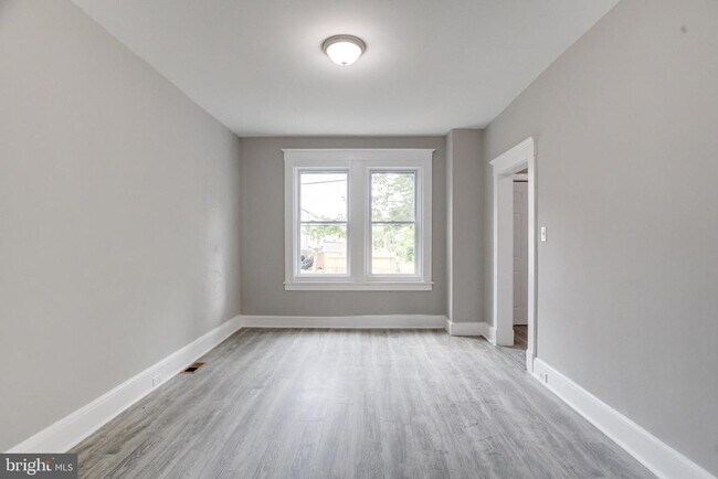 Building Photo - 2908 Oakley Ave