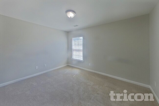 Building Photo - 321 New Spring Ln