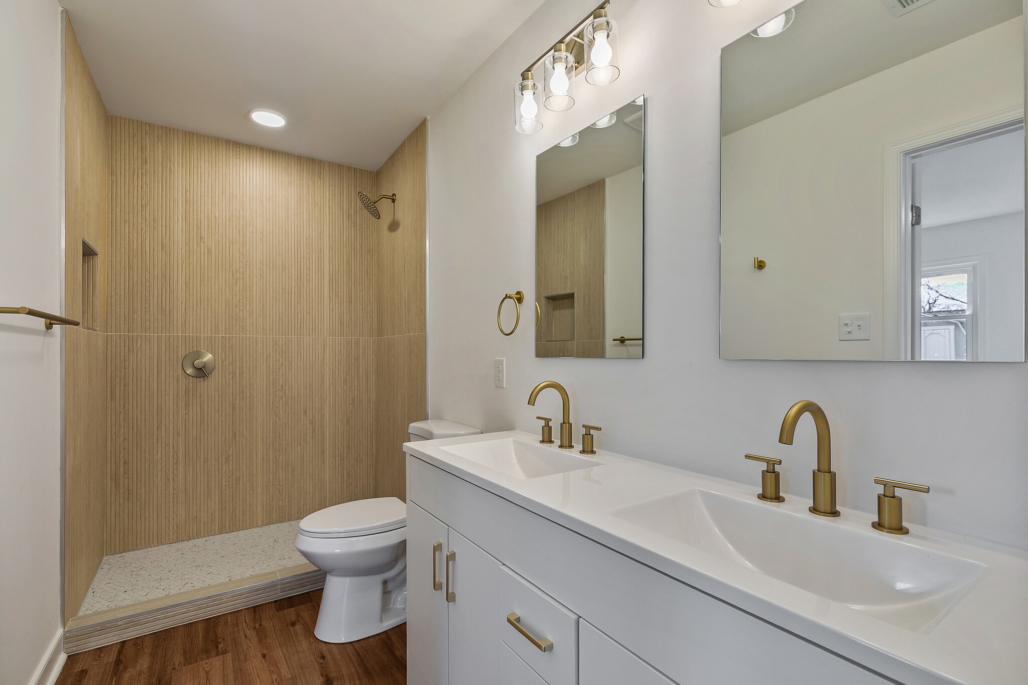 Building Photo - 2629 Dellrose Ave