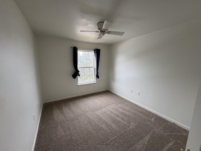 Building Photo - 112 Hawk Ct