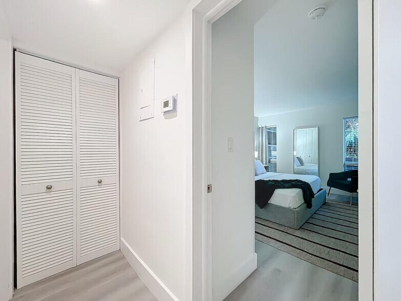 Building Photo - 1401 SE 15th St