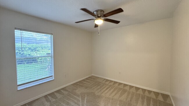 Building Photo - 616 Erin Way