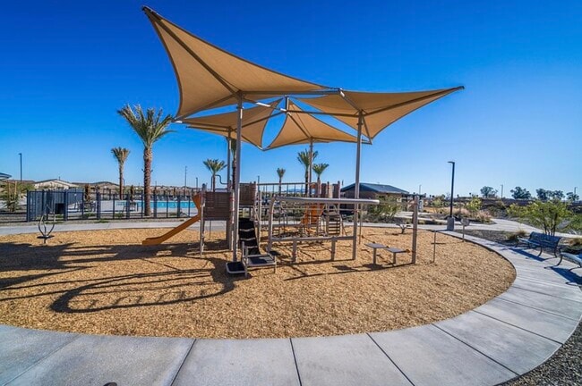 Building Photo - 16805 W Shangri La Rd