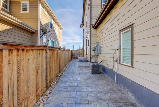 Building Photo - $2,500.00 - 3 Bedrooms and 2.5 Bathrooms T...