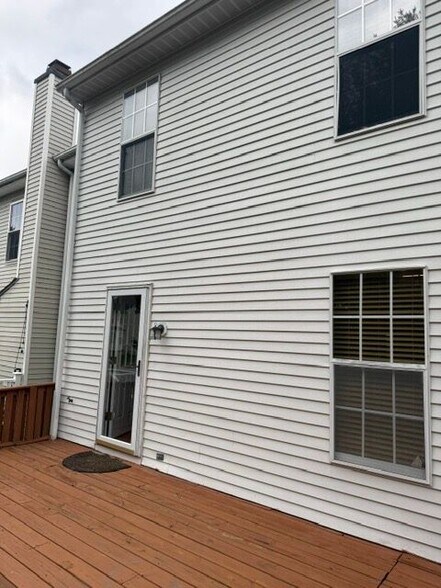 Building Photo - 4 E Shetland Ct