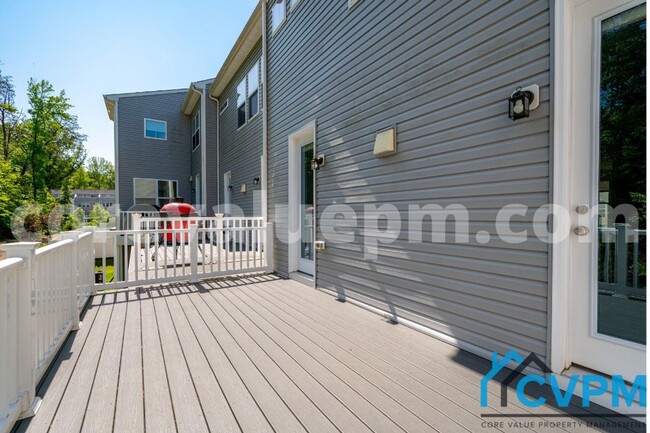 Building Photo - 2542 Buckthorn Dr