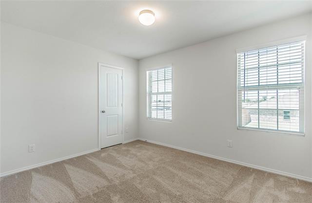 Building Photo - 305 Laurenbrooke Dr