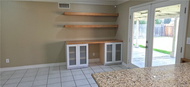 Building Photo - 2283 La Salle Ave