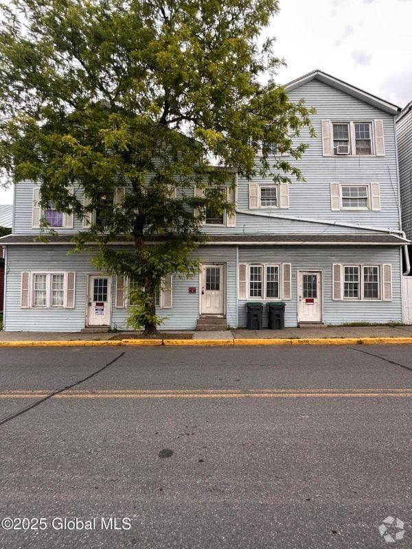 Building Photo - 3033-3035-3035 Main St