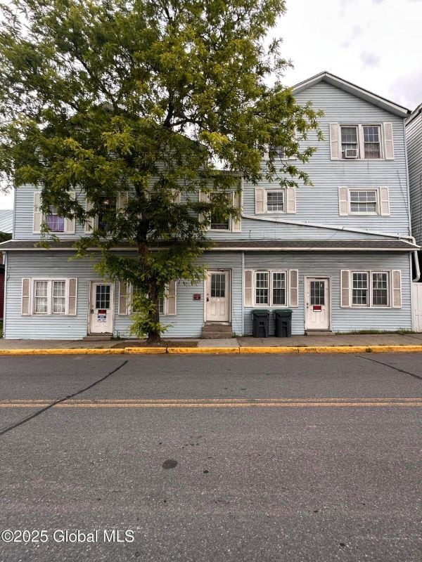 Primary Photo - 3033-3035 MAIN Street 5