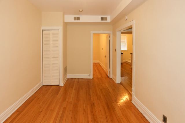 Building Photo - 632 W Aldine Ave