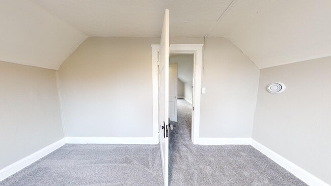 Building Photo - Old Brooklyn Area - 3 Bedroom Single Famil...