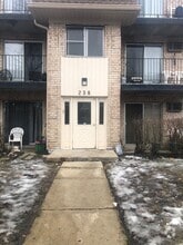 Building Photo - 238 Shorewood Dr