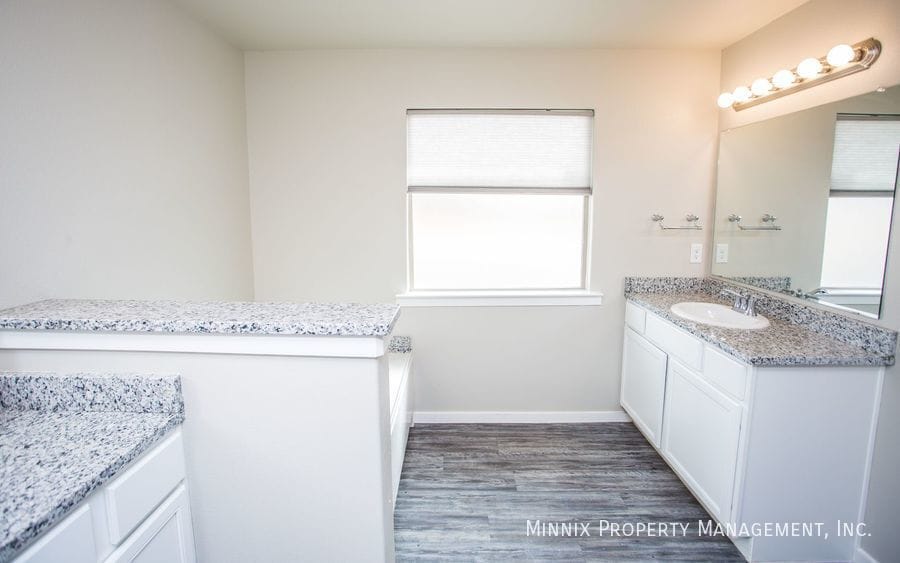 Building Photo - 2010 Kirksey Ave