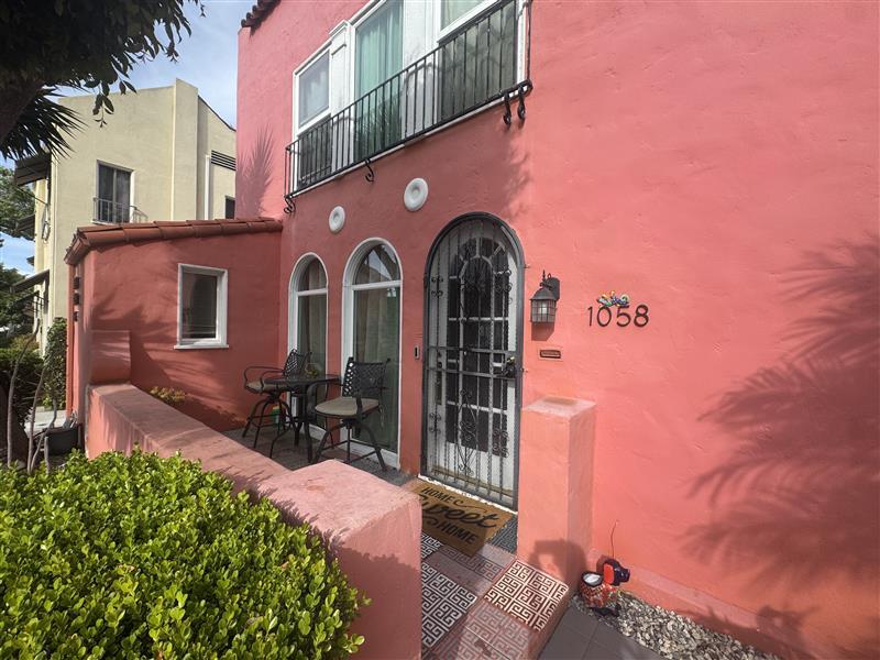 Building Photo - 1056 S Redondo Blvd