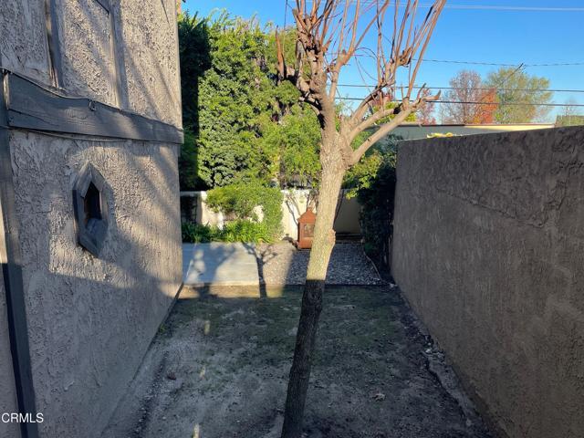 Building Photo - 852 N Monterey St