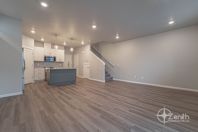 Building Photo - $1000 OFF RENT! Contemporary 3 Bedroom Hom...