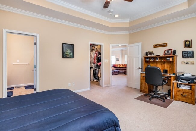 Building Photo - 3BR Open Floor Plan with Garage in Captain...