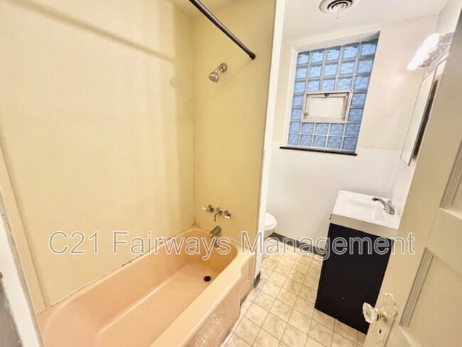 Building Photo - 703 Brookline Blvd