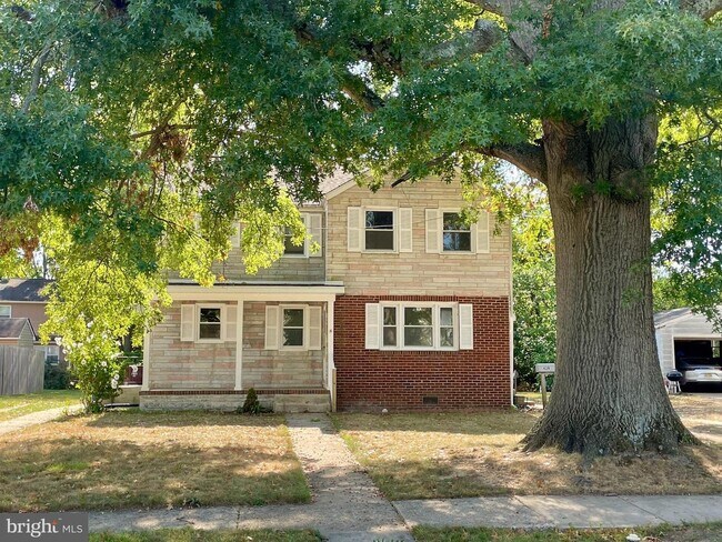 Building Photo - 42 Lee St