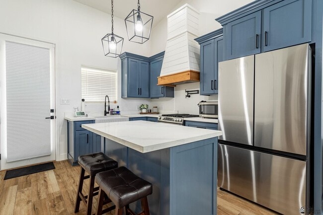 Building Photo - 3559 S Dana Dr