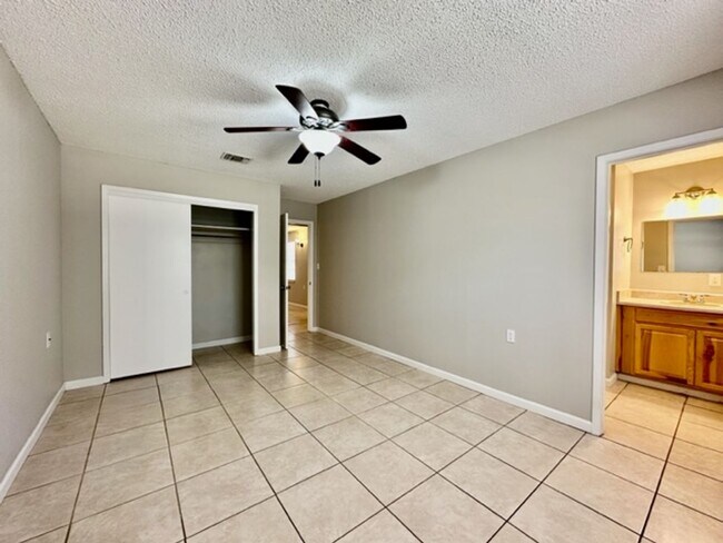 Building Photo - Spacious 3 Bedroom Duplex for Rent in Nice...