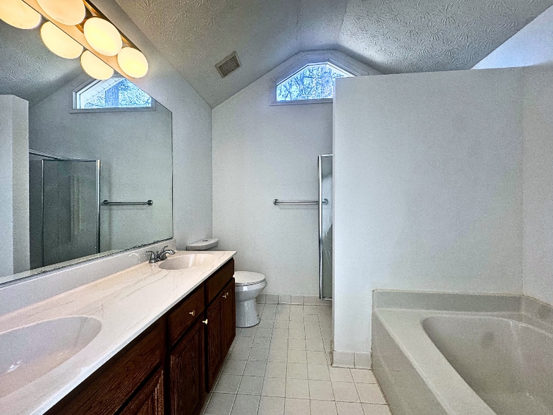 Building Photo - 96 Angel Trace