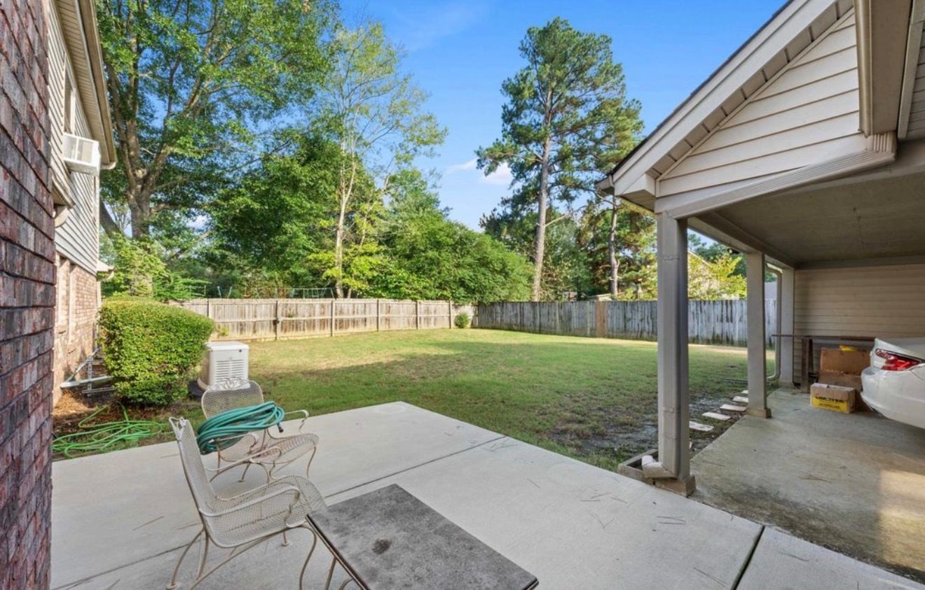 Building Photo - 8671 Pine Needle Dr