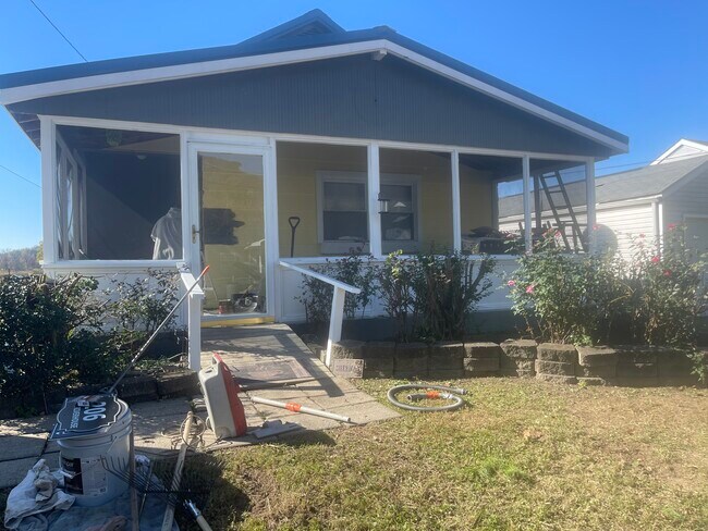 exterior - 206 Kanawha Ave