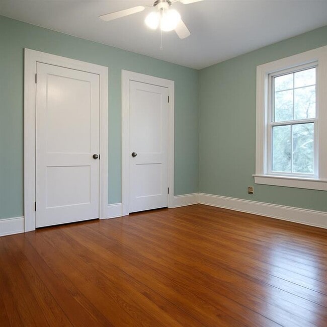 Building Photo - 1228 Grant St SE