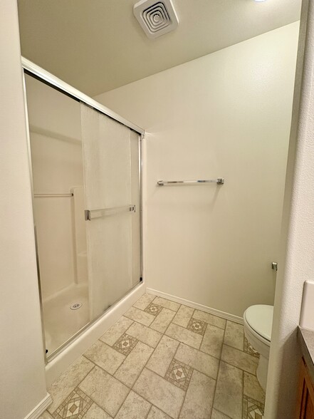 Walk-In Master Shower - 3320 NW 118th St