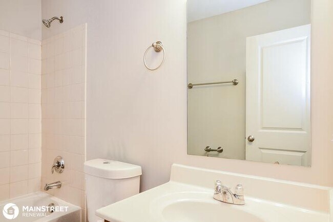 Building Photo - 146 POE AVE, LITHOPOLIS, OH 43136