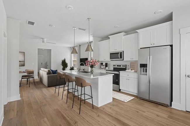 Building Photo - 1575 Cedars Rd