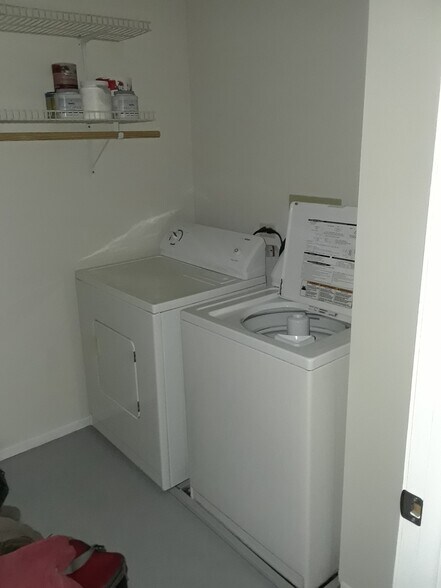 Building Photo - 375 Newgate Ct