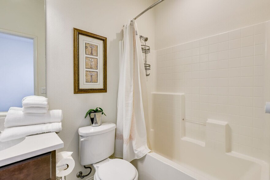 Building Photo - 5086 Cascade Way