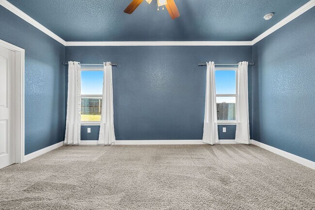 Building Photo - Modern 3 Bed / 2 Bath Home with Granite Kitchen & Full Fenced Yard in Temple